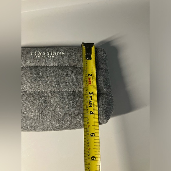 L'Occitane MAKE UP COSMETIC BAG CASE BRAND NEW Gray Puffer Piece - Picture 9 of 9